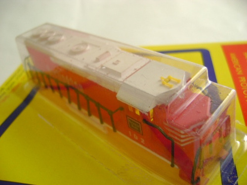 Imagen 6 de 6 de Nico Carroceria Diesel Gp-40 Item 9674 Bachmann N (len 53)