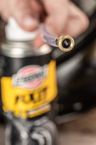 Imagen 6 de 10 de Infla Y Repara Neumaticos Moto Speedway Aerosol X175gr X6un