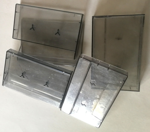 Estuches De Cassettes Vacías Usadas X 22 (Usado)