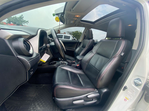 Imagen 18 de 25 de Toyota Rav 4 2017 Street 4x2