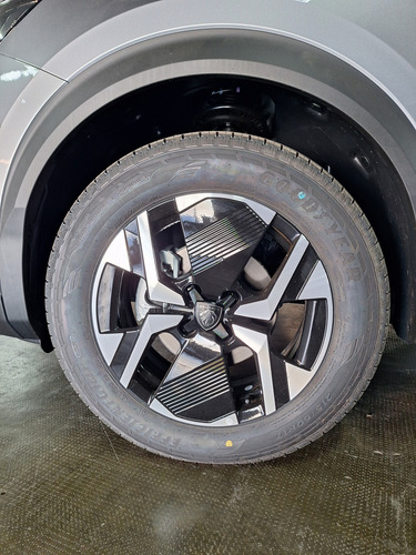 Peugeot 2008 1.0T Allure