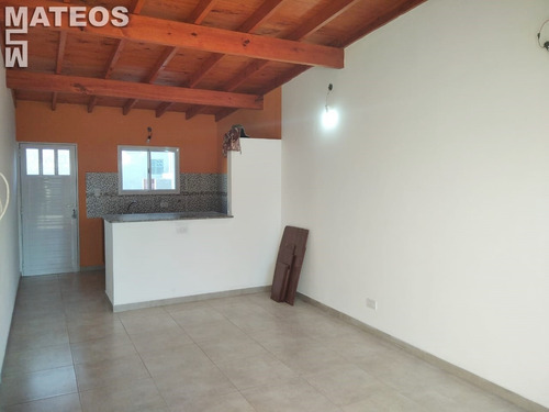 Imagen 3 de 14 de Venta Chalet Mar Del Tuyu 69 E/ 6 Y 7