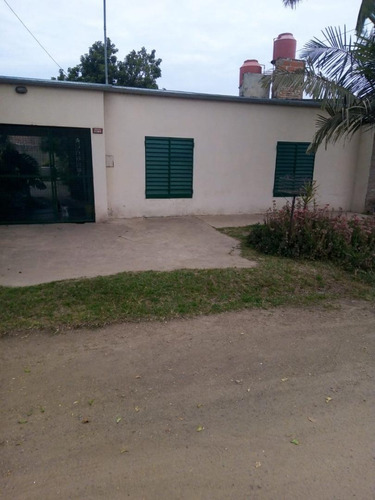 Imagen 3 de 5 de Casa Cochera Patio Verde, Zona F. Zuviria 7600