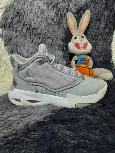 Grey jordan max aura hotsell
