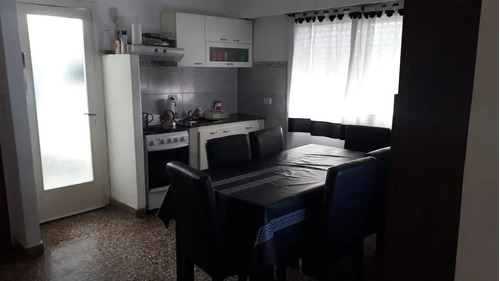 Vendo-permuto Departamento Interno Muy Seguro En La Plata Todos Los Servicios Y Transportes