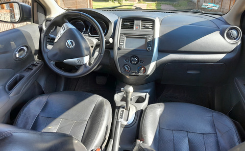 Nissan Versa 1.6 Exclusive Navi At