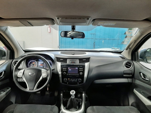 Imagen 10 de 15 de Nissan Np300 Frontier 2017 2.5 Le Aa Mt