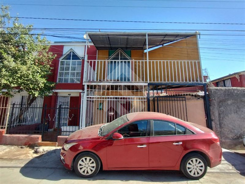 Casa En Venta De 2 Dorm. En Pudahuel