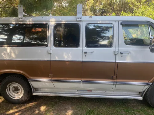 Dodge Ram Van 1987