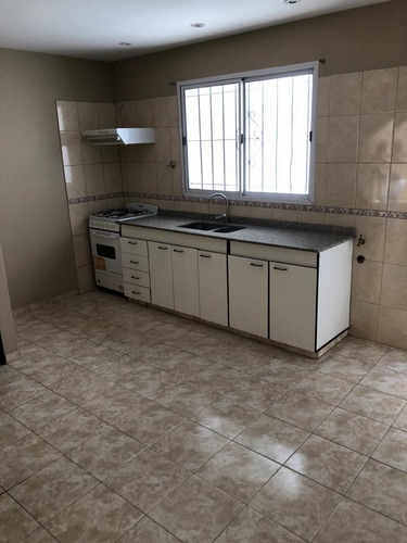 Imagen 4 de 13 de Ph En Venta En La Tablada