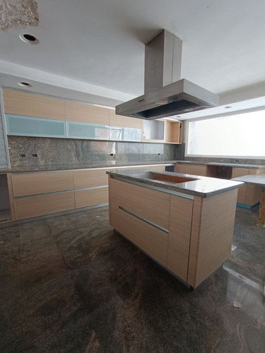Se Vende Casa En Urb El Placer 330m2 - 4h+s/4+½b+s/4p