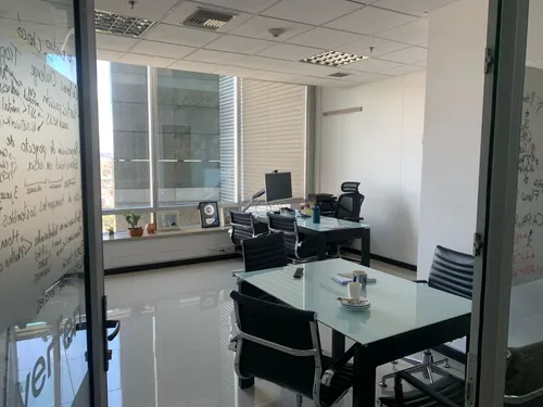 Ofc Amoblada 337 M2 Santa Ana Occidental