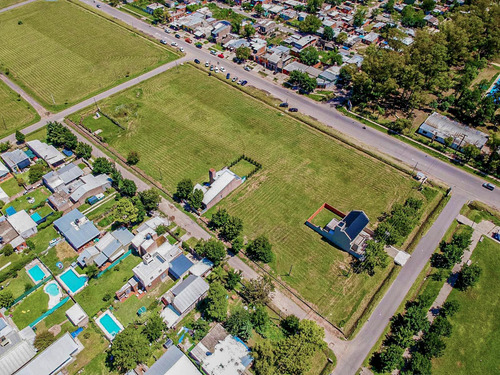 Terreno Con Frente Al Sur De 343m² En Tango