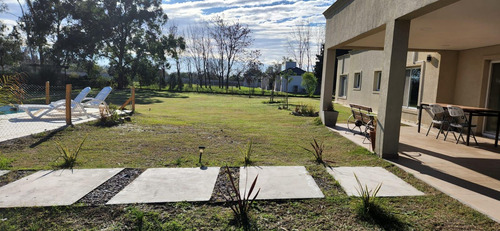 Casa En Venta De 4 Dormitorios En Fincas De San Vicente