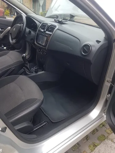 Renault Logan 1.6 Privilege / Intens