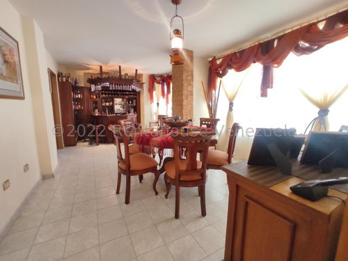 Gjg 25-10982 Vende Espacioso Apartamento 133 Mts2 Urb San Isidro Maracay