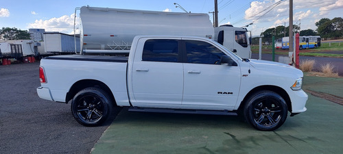 RAM Ram Classic 5.7 Laramie Night Edition Cab. Dupla 4X4 Aut. 4P