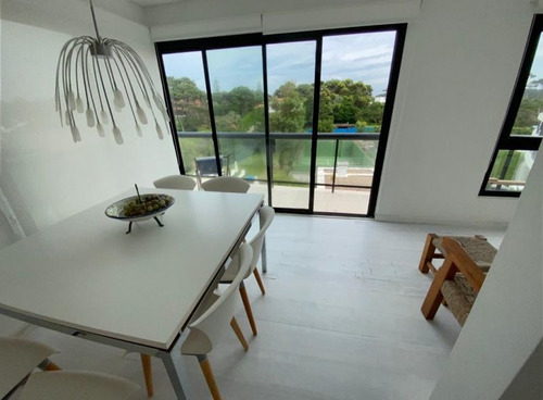 Venta De Apartamento De 3 Dormitorios En Playa Brava