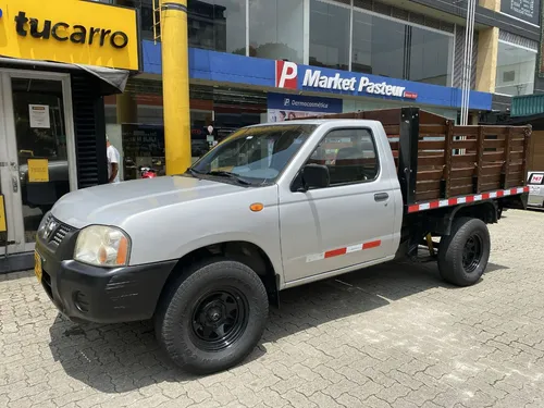 Nissan Np300 Frontier 2.4 Estacas 2013