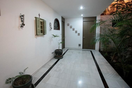 Imagen 17 de 22 de Oportunidad De Gran Residencia Con Jardín