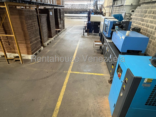V Fondo De Comercio Con Galpón Propio En Venta En Baruta