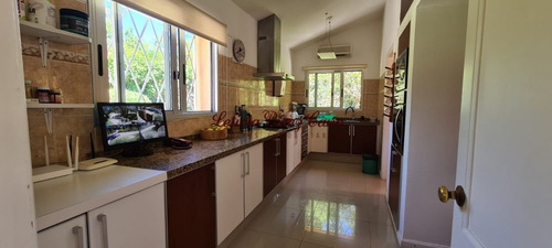 Casa En Venta En Jardines De Cordoba, Zona De Los Colegios 3 Dormitorios- Ref: 19355