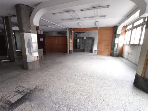 Imagen 4 de 15 de Oficina -sobre 18 De Julio, Excelente Piso Con Varias Oficinas O Locales Comerciales! Al Lado Torre Del Gaucho.