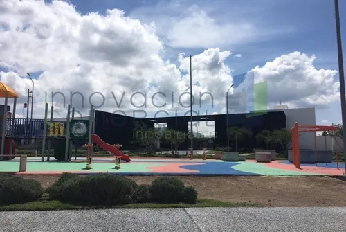Casa En Renta En Altos Juriquilla, En Excelentes Condiciones Con Amenidades.