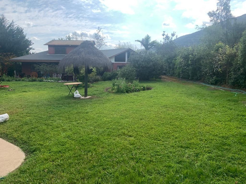 Casa En Venta De 5 Dorm. En Olmué