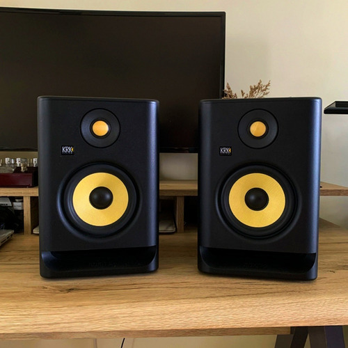 Imagen 7 de 10 de Monitores Estudio Profesional Krk Rokit Rp5 G4 Par Activos