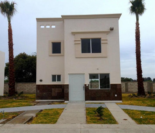 Casa En Venta Parques De Santa Cruz Del Valle, San Pedro Tlaquepaque, Jalisco.