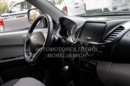 Mitsubishi L200 2.4 Cabina Doble 4x2 Mt