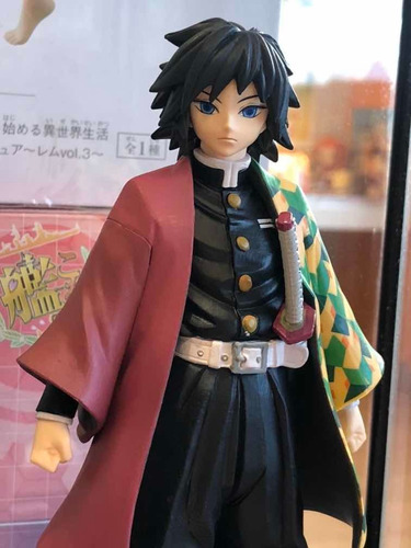 Imagen 5 de 8 de Giyu Tomioka Figura Banpresto Demon Slayer Kimetsu Yaiba