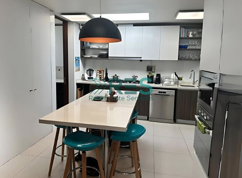 Casa En Venta De 4 Dorm. En Colina