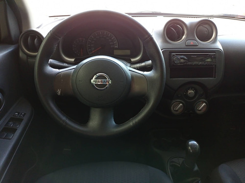 Imagem 7 de 12 de Nissan March 1.0 S 16v Flex 4p Manual