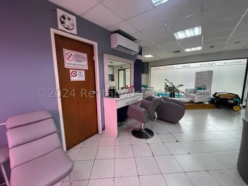 Maria E. Vende Fondo De Comercio Negocios Belleza Y Salud, Completamente Operativo, Totalmente Equipado, Ubicado En Excelente Zona Del Este, Lara#25-20498**