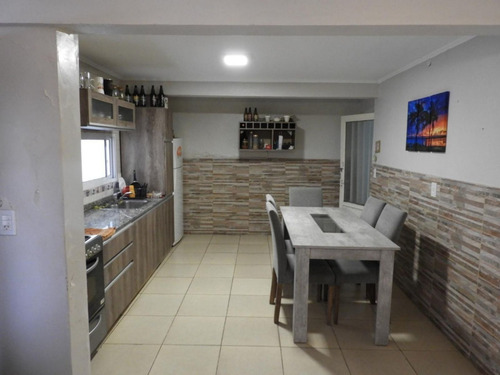 Imagen 5 de 24 de Casa Interna · Alberdi · Uriarte 700
