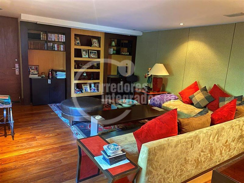 Casa En Arriendo De 5 Dorm. En Lo Barnechea
