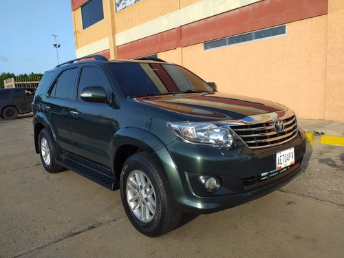 Imagen 4 de 14 de Toyota Fortuner 4x4