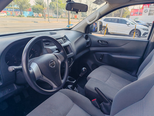 Nissan NP300 2.4 Doble Cabina Se Aa Pack Seg Mt