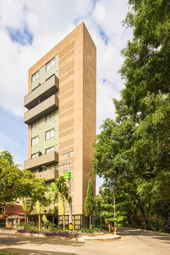 Piso Completo Laureles, Medellín. 3 Unidades Amoblado Y Operado.