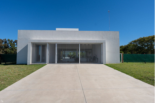 Casa En Venta En Azahares Del Paraná