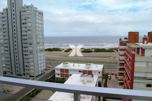 Unidad De Un Dormitorio Y Medio Con Vista Al Mar !