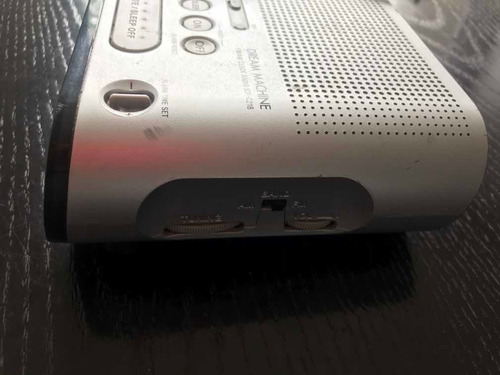 Imagen 4 de 6 de Radio Despertador De Buró Sony Funcionando Al 100%