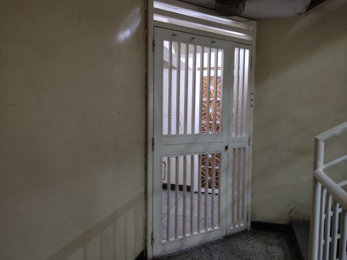 Imagen 2 de 16 de Apartamento Menca De Leoni (27 De Febrero)