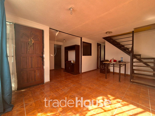 Casa En Venta A Pasos De Metro Lo Cruzat, Quilicura