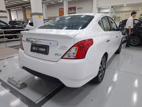 Nissan Versa 1.6 16V FLEXSTART UNIQUE 4P XTRONIC