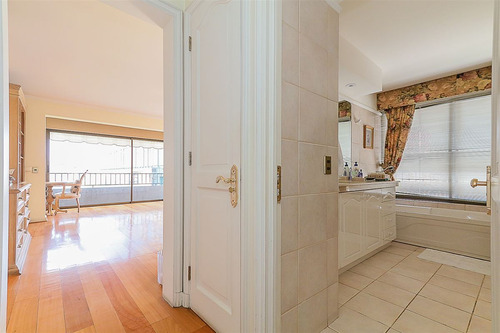 Departamento En Venta De 3 Dorm. En Las Condes