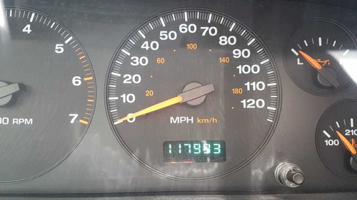 Jeep Grand Cherokee 2004 4.0 Laredo Automática