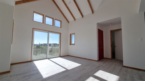 Casa En Venta De 3 Dorm. En Puerto Varas